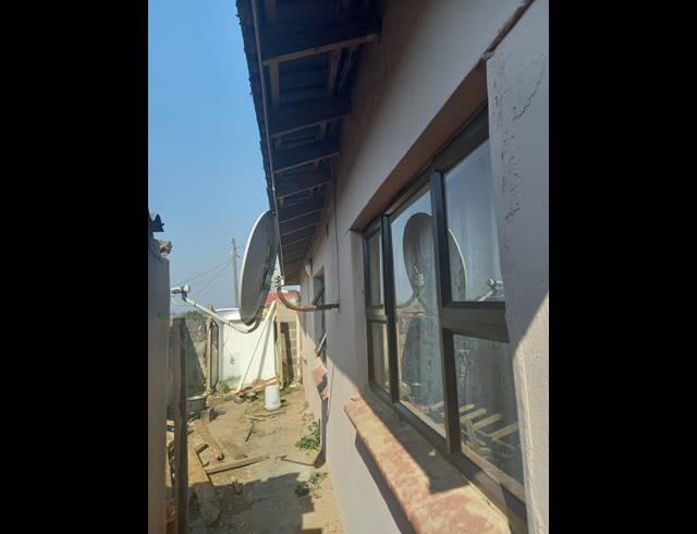 4 BEDROOM HOUSE FOR SALE IN UMLAZI C